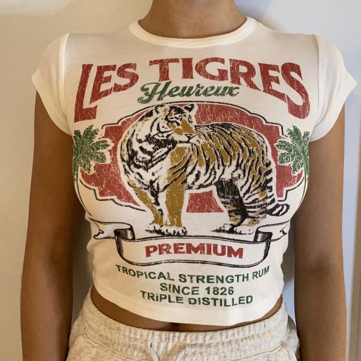 Y2K Grafische Baby Tees voor D - Y2K Graphic Baby Tee Crop recensie en prijs